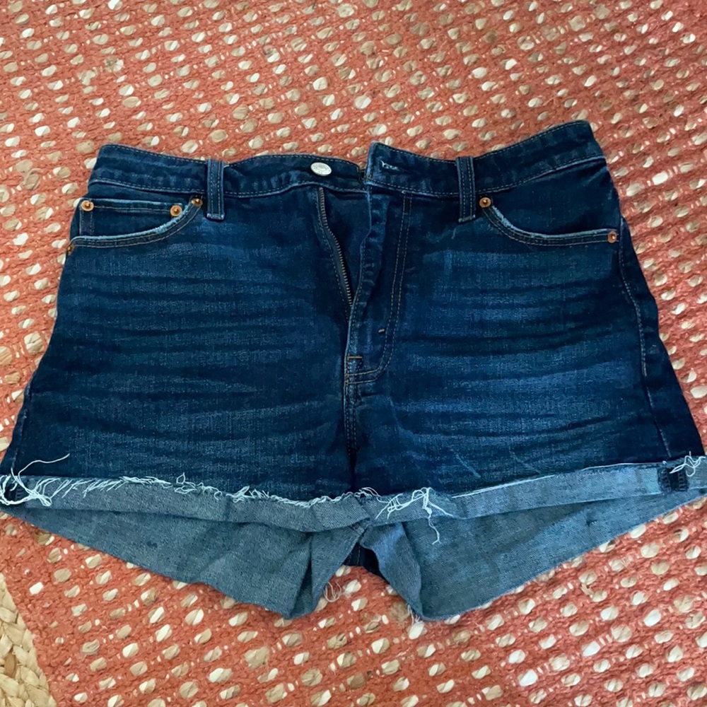 Abercrombie & Fitch - high rise short